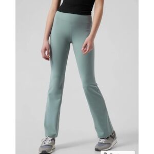 Athleta Girl Chi Chat HighRise Flare Minimalistic Grey Size XL/14